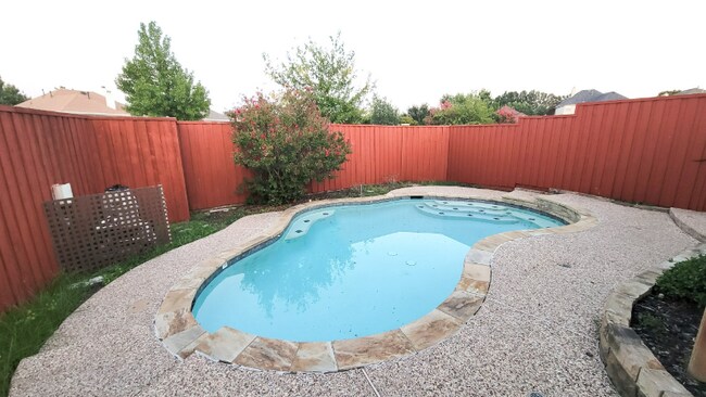 Building Photo - 2820 Golden Meadow Ave