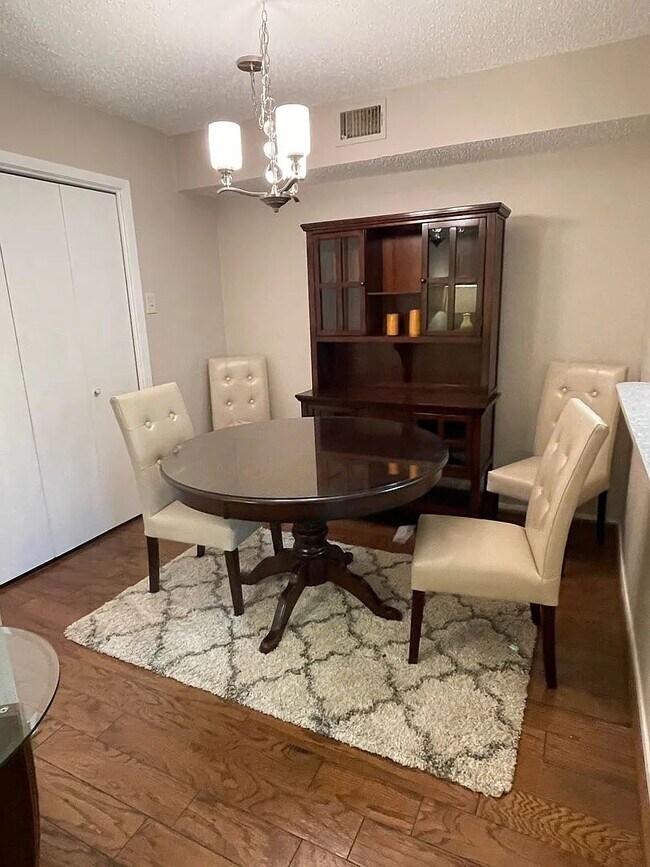 Building Photo - 891 Dublin Dr