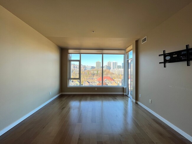 Building Photo - Incredible VIEWS! 1 Bed 1 Bath Condo-The S...