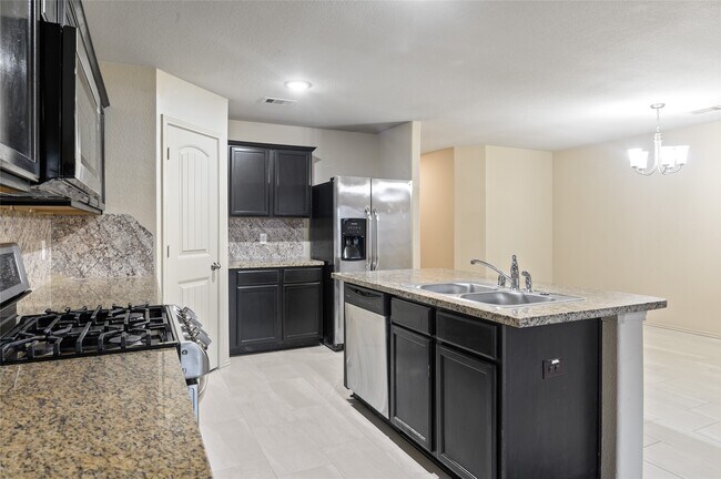 Building Photo - 2414 Fall Aster Dr