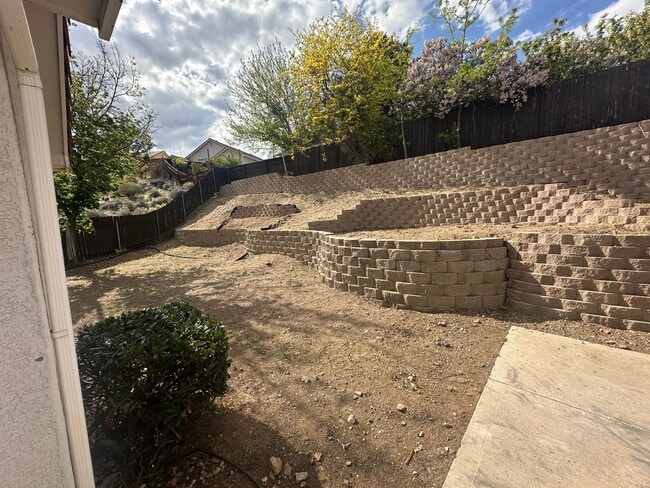 Building Photo - 3 bedroom, 2 bath home in Sparks! Must see!!!
