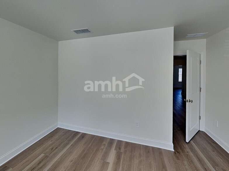 Building Photo - 3662 Creek View Cir