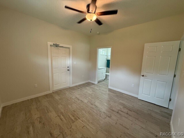 Building Photo - 5838 W Green Acres St