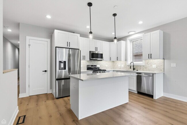 Building Photo - 2718 Budd St