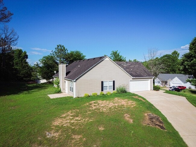 Building Photo - Coming Soon.....Gorgeous 3br 2bath home, beautiful front porch and spacious yard!!
