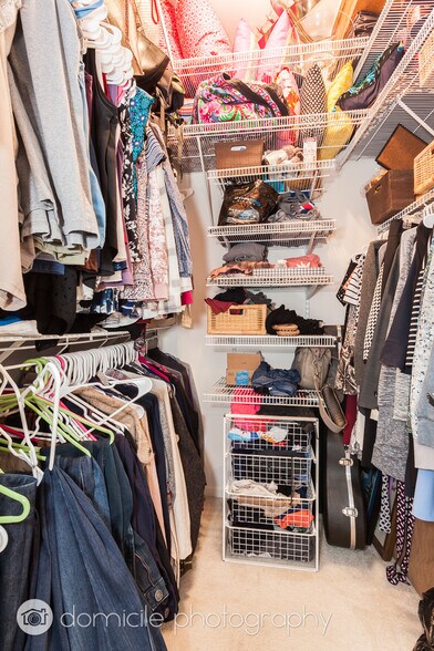 Building Photo - 1735 W Diversey Pky