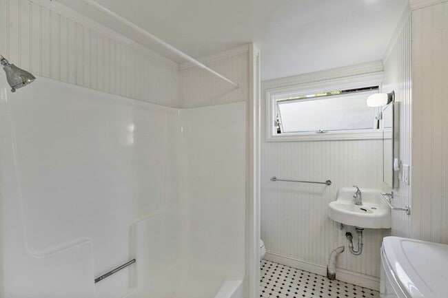 Building Photo - 5906 Colby St
