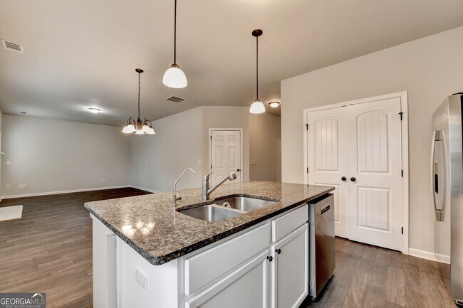 Building Photo - 1145 Glenwyck Dr