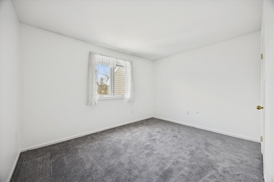 Building Photo - 113 Harvest Ln