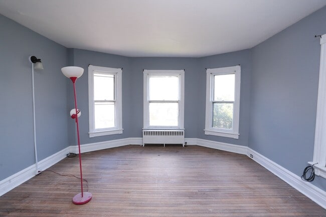 Building Photo - 212 N 7th St