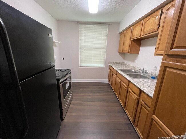 Building Photo - 10446 Mtn Vw-