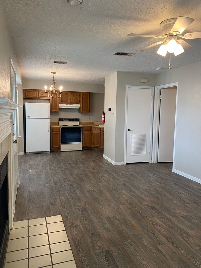 Building Photo - Cozy 1-Bedroom in Cambridge Village