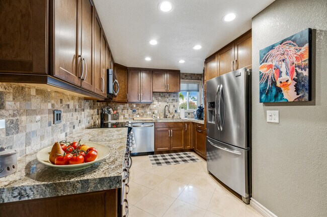 Building Photo - 46305 Portola Ave