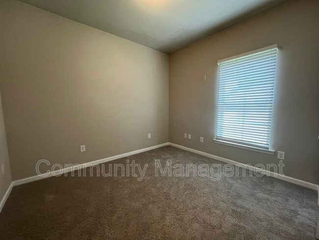 Building Photo - 13790 Fig Dr