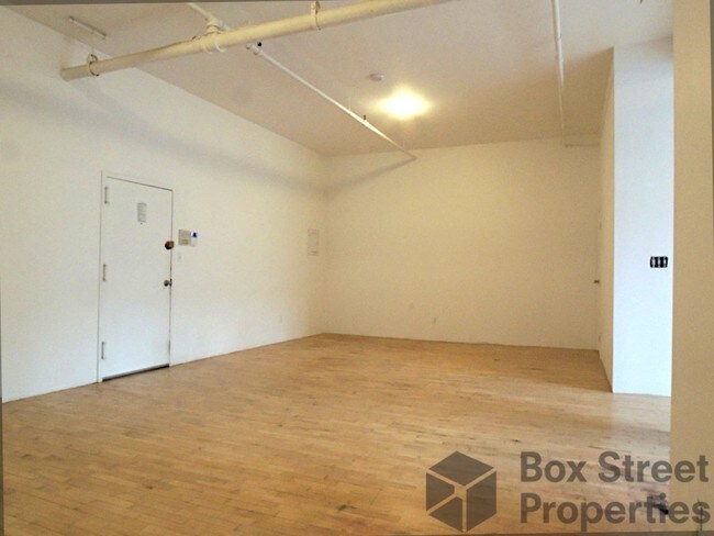 Building Photo - 449 Troutman St