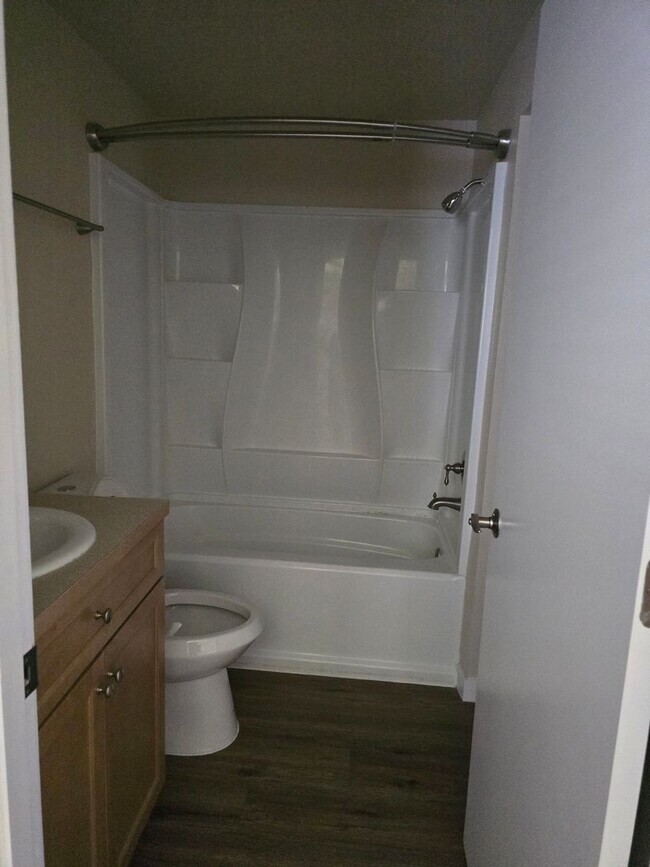 Building Photo - Newly renovated 3 bedroom rambler