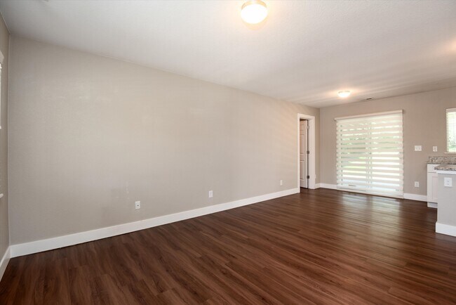 Building Photo - 5290 Highline Pl