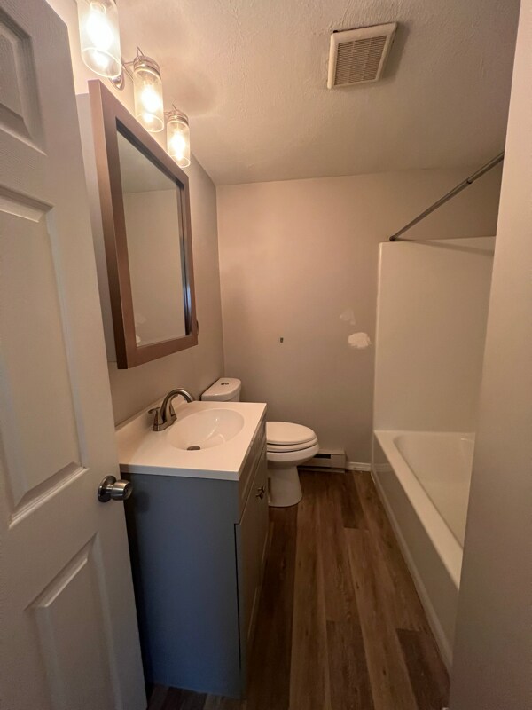 Building Photo - 56 Hall St