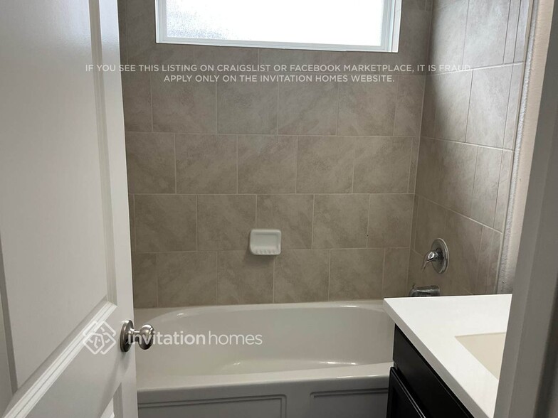 Building Photo - 9724 Marbach Brk