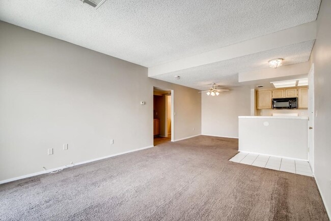 Building Photo - Near Summerlin, Gated Community w/ tons of amenities - Amazing Condo!