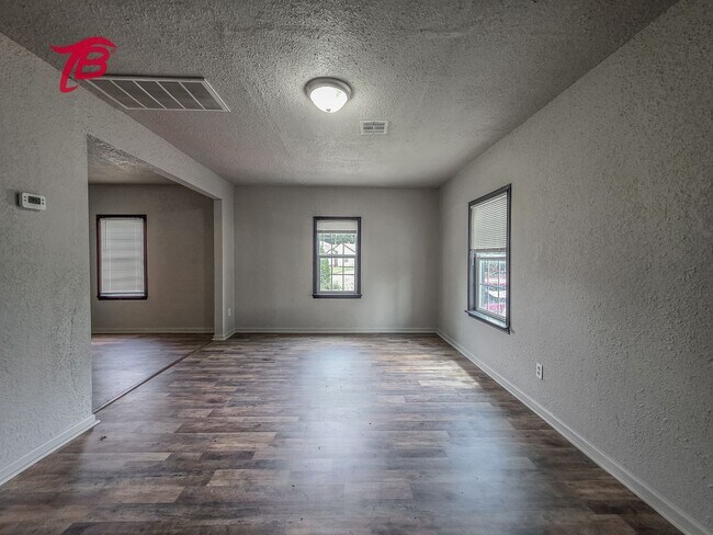 Building Photo - 1153 Windemere Ave
