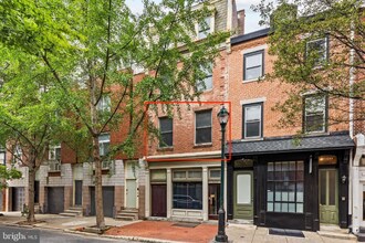 Building Photo - 262 S 11th St