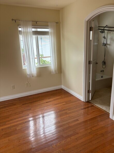 Building Photo - 961 Orma Dr