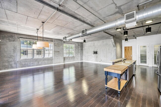 Building Photo - 411 NW 1st Ave