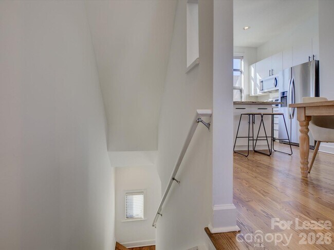 Building Photo - 636 Garden District Dr