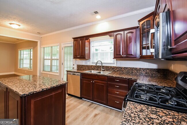 Building Photo - 2105 Caneridge Dr