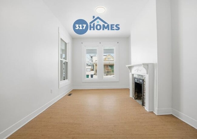 Building Photo - Spacious Four Bedroom Townhome with Main Level Suite in Holy Cross