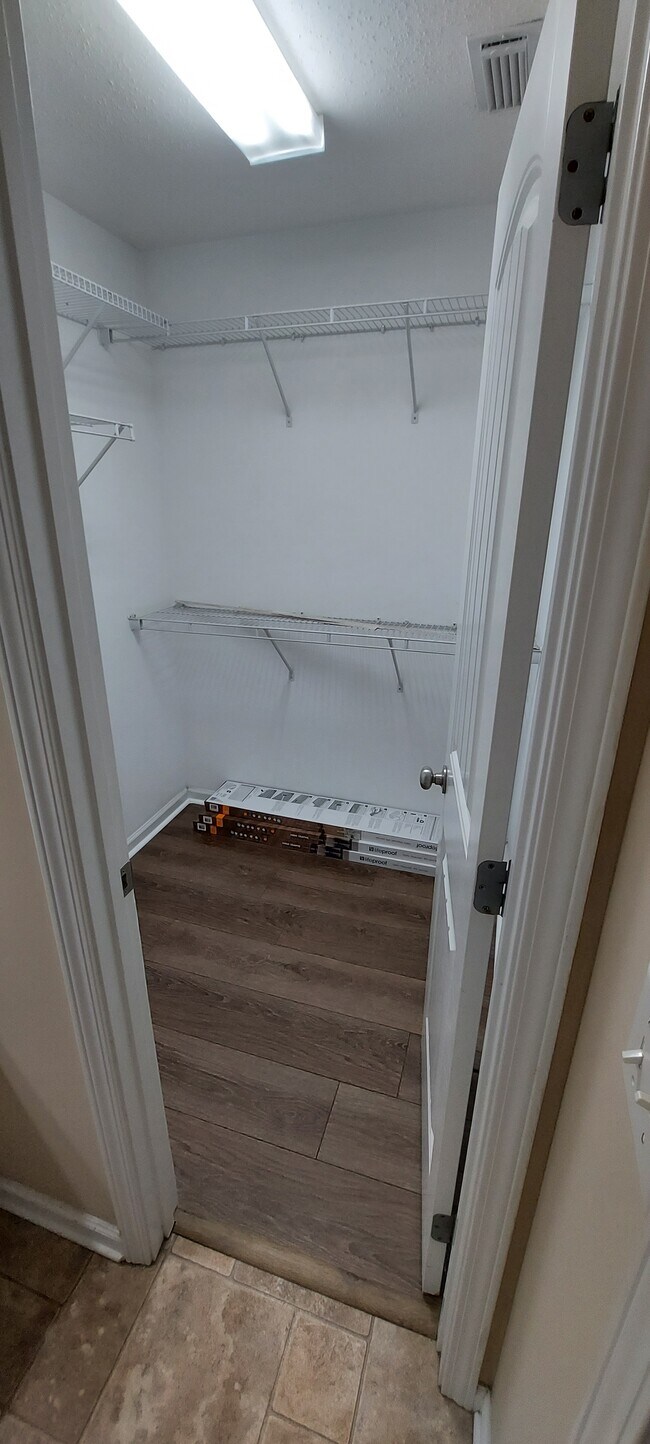 Building Photo - 16210 Stone Ridge Pkwy