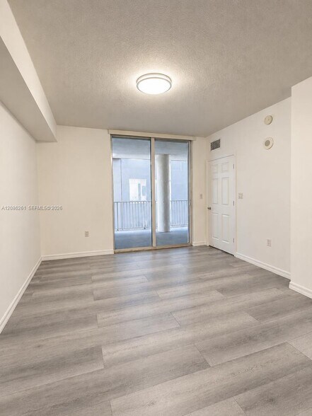 Building Photo - 115 SW 11th St
