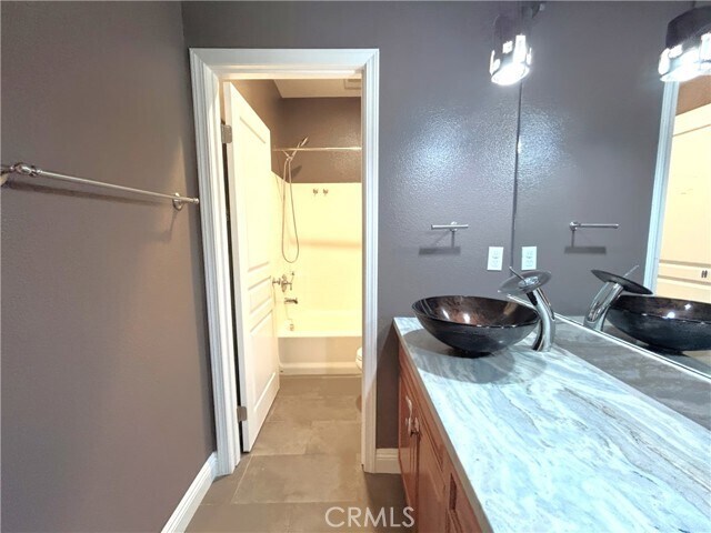 Building Photo - 133 Chantilly