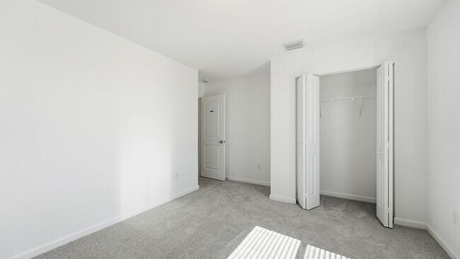 Building Photo - 10761 NW Everbreeze Dr