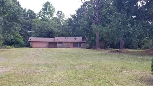 Building Photo - 30610 LA-9