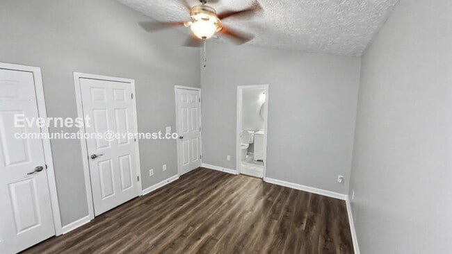 Building Photo - 1475 Pineland Ct