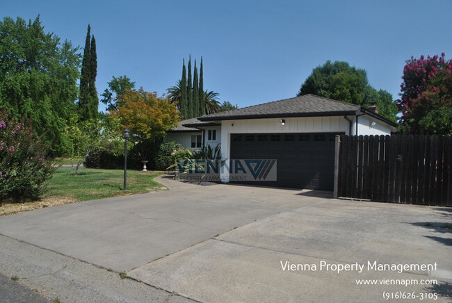 Building Photo - 2913 Kerria Way