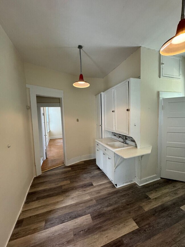 Building Photo - 223 Harrison St.