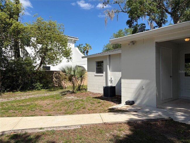 Building Photo - 190 Ventris Ave W