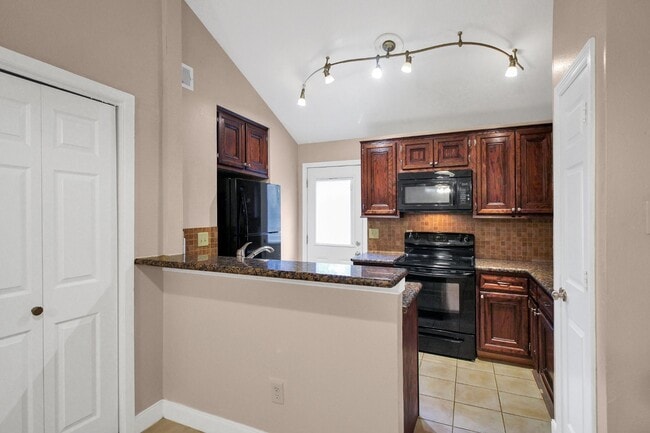 Building Photo - 12630 Summer Mill Dr