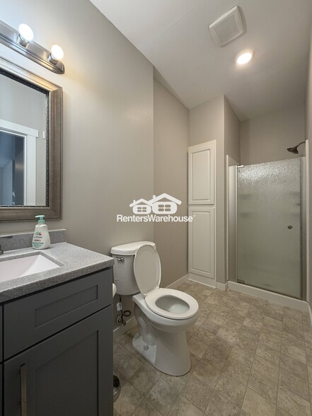 Building Photo - 8632 Savanna Oaks Bay