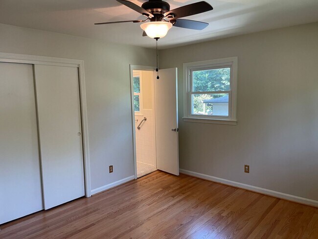 Building Photo - West Homewood: 5 Bedroom 3 Bath House with...