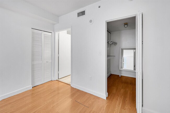 Building Photo - 1 Glen Royal Pkwy