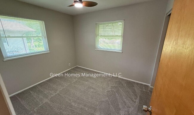 Building Photo - 10431 Lilac Ave