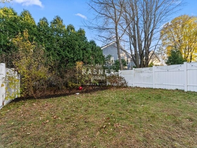 Building Photo - 17 Beacon St