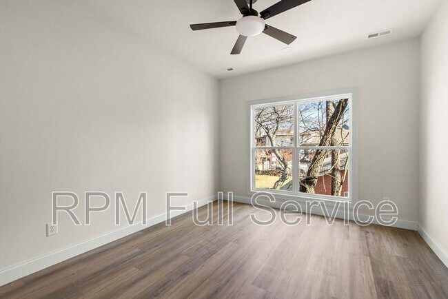 Building Photo - 2134 25th Ave N