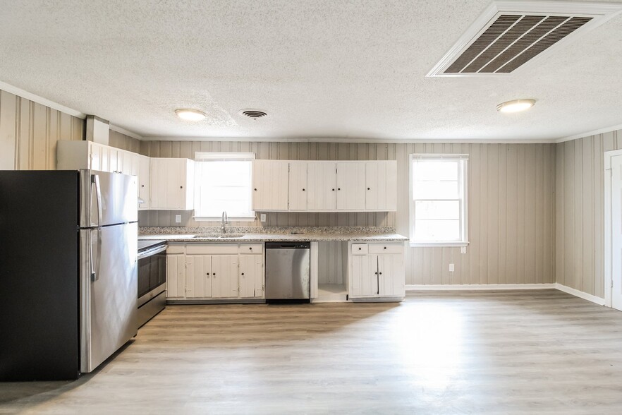 Building Photo - 3452 Doster Way