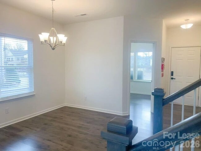 Building Photo - 5006 Beacon Ave