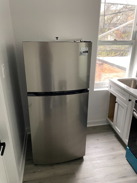 Building Photo - 710 N Fulton Ave